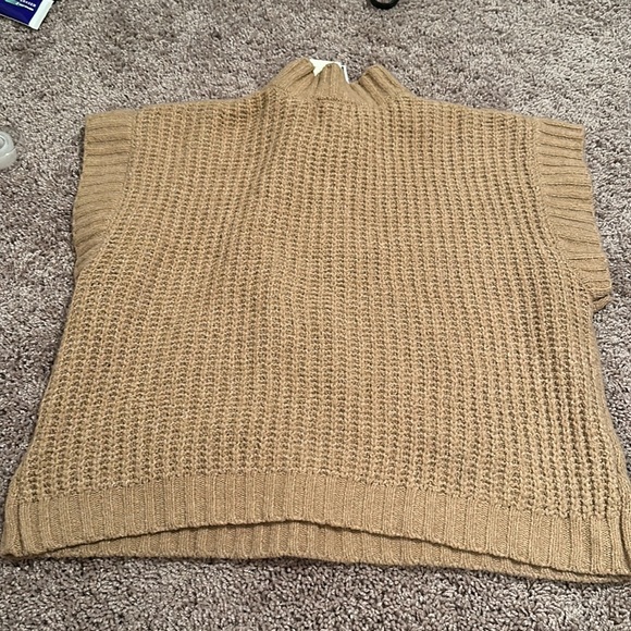 Cableknit sweater vest NWT size large - Picture 4 of 6